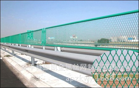 鋼板網護欄7