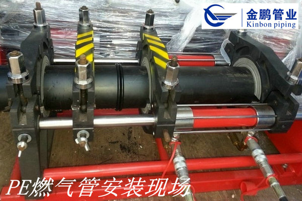 PE燃?xì)夤馨惭b現(xiàn)場(chǎng)z4.jpg
